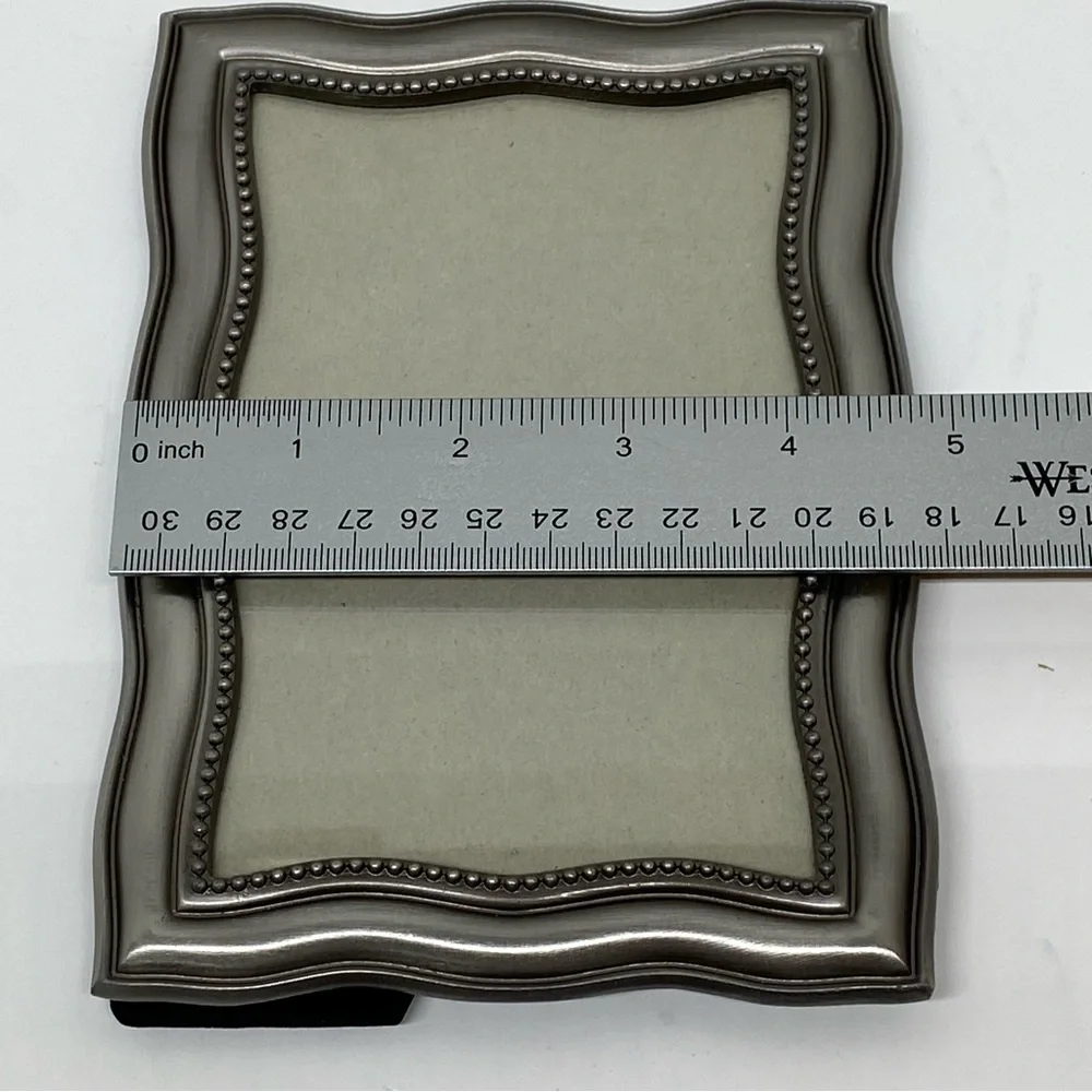Fetco Photo Frame Brushed Silver Finish For a 4X6 Picture Curve & Beaded Around